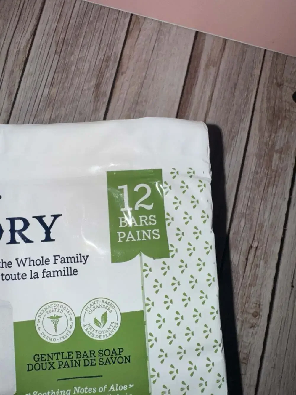 Ivory Gentle Bar Soap Soothing Notes of Aloe 12 Count 3.17 oz Bars